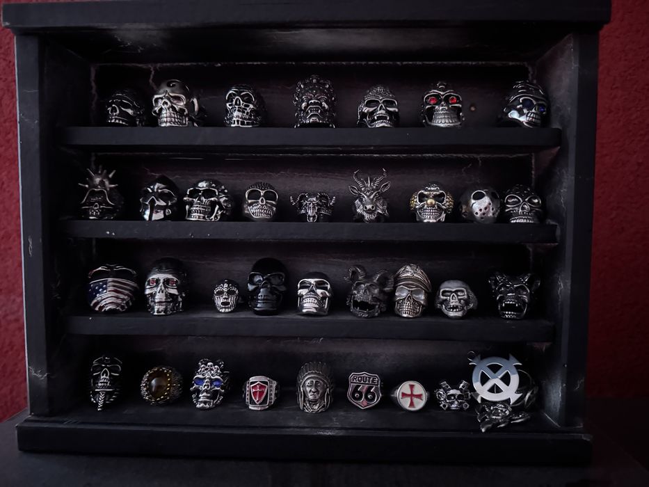 Готически пръстени черепи