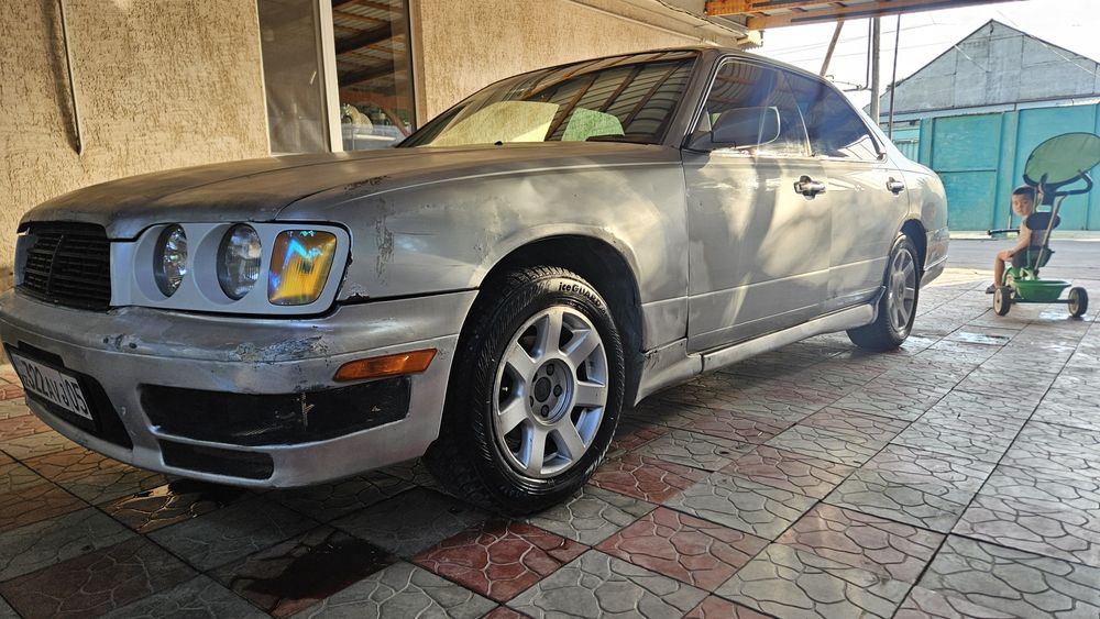 Срочно продаю ниссан