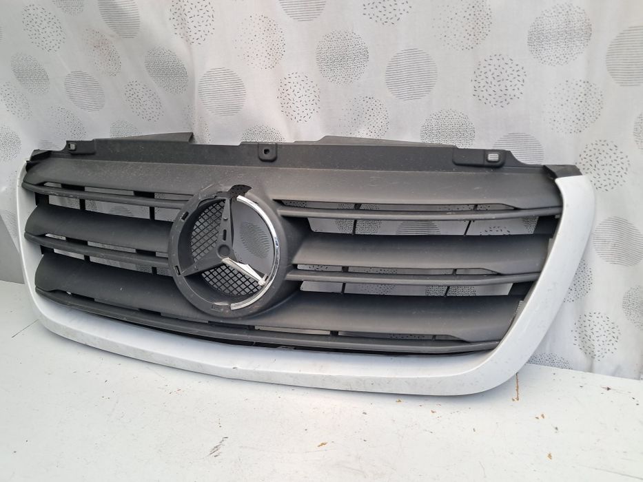 Грил решетка Mercedes Sprinter A910