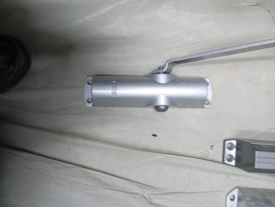 Продам даводчики для дверей