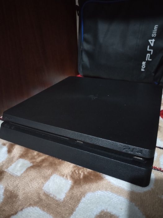 PlayStation 4 slim