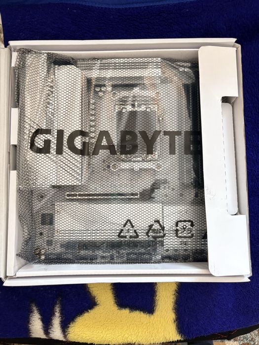 Placa de baza AM5 Gigabyte B650 MicroATX DDR5 WiFi6e