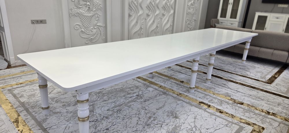 Стол гостевой и кухонные