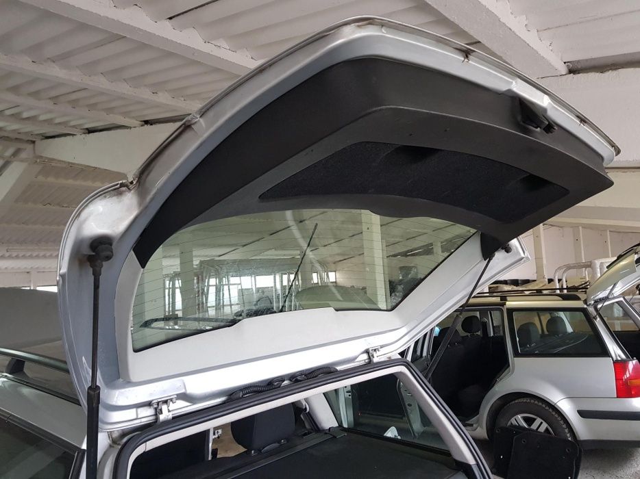 Dezmembrez vand piese vw  golf 4 AXR 2004 euro 4