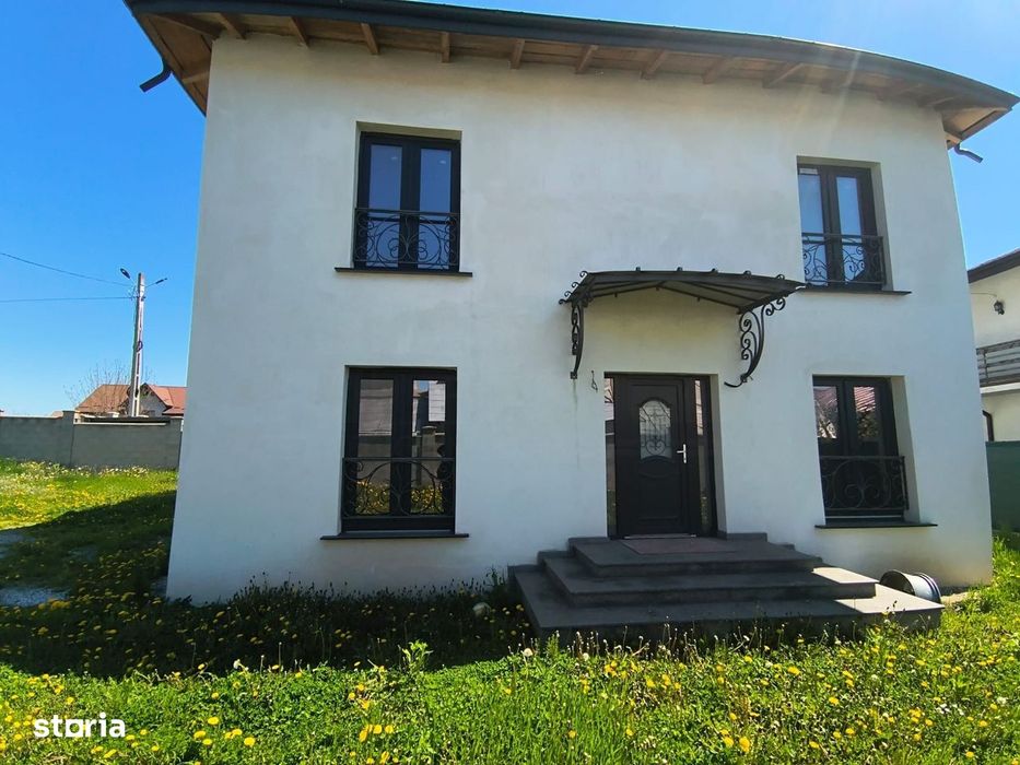 Vilă P+E+Pod | 200 MP Utili | Șcheia | Drum Privat