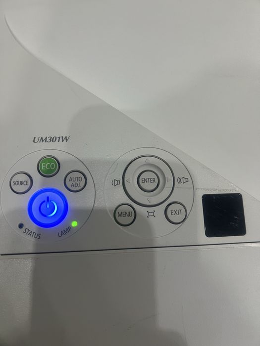 Ултракъсофокусен проектор NEC UM351W