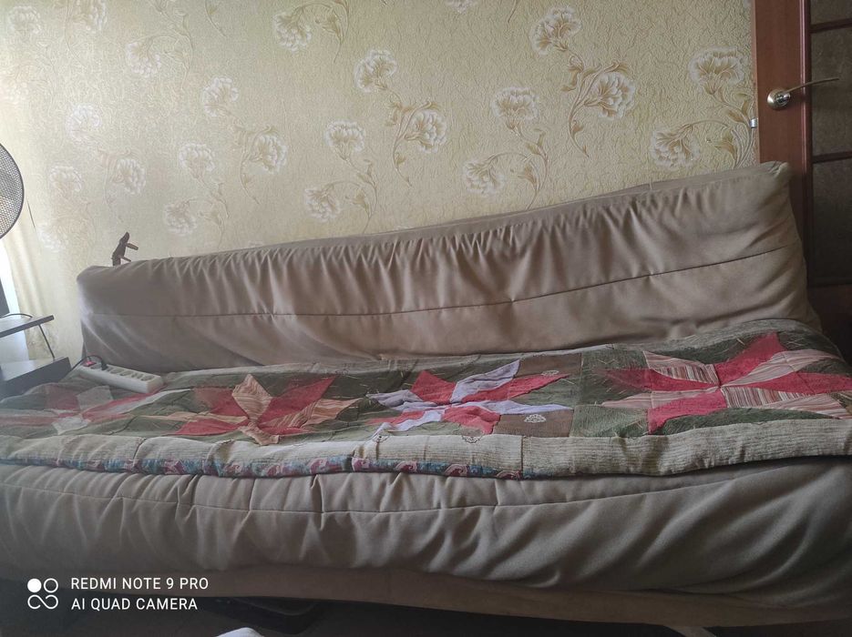 Мягкий тканевый диван