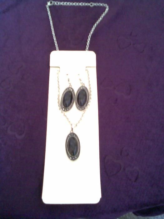 Лот бижута- 1- тъмно сиви(почти черни) камъни