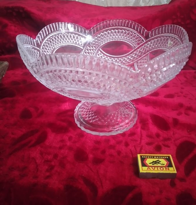 Ваза,Салатница хрусталь 1000тг