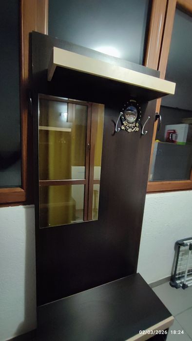 Cuier hol cu oglinda + banca cu pantofar. Sibiu, zona Doamna Stanca