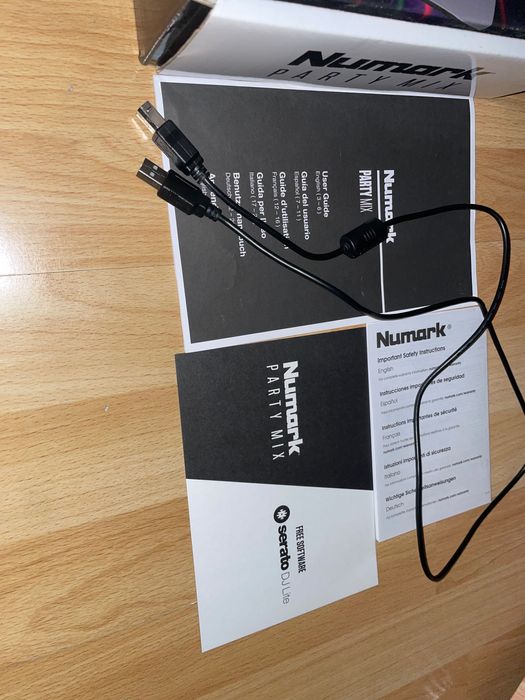 DJ контролер Numark Party Mix