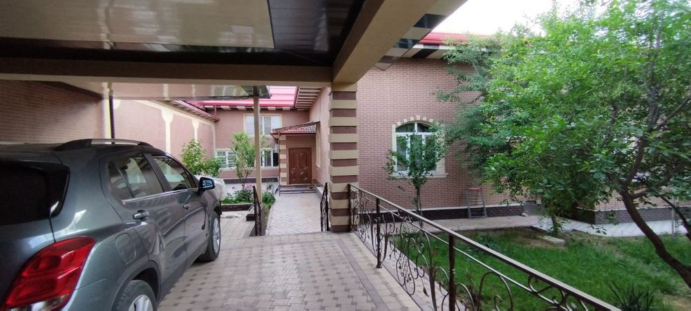 Yunsobod kotta hasanboyda uchaska sotiladi 280 000$min