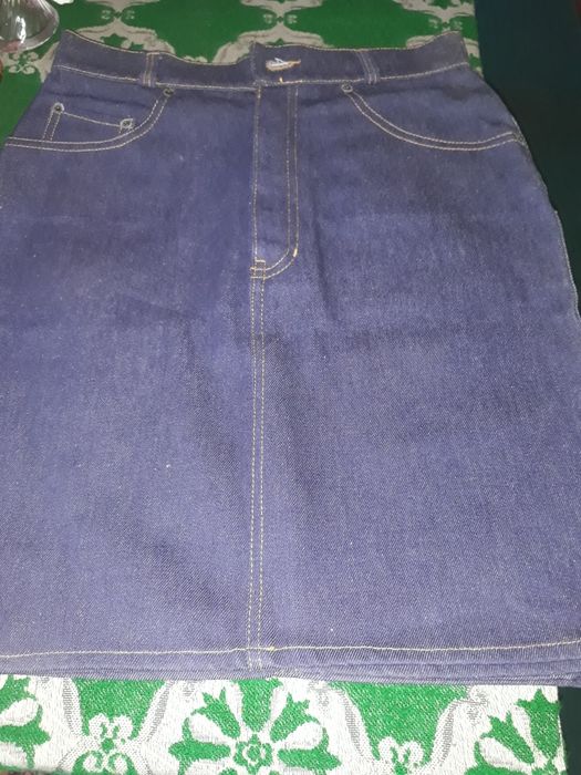 Vând fuste de blugi/ rochii/ sandale/role