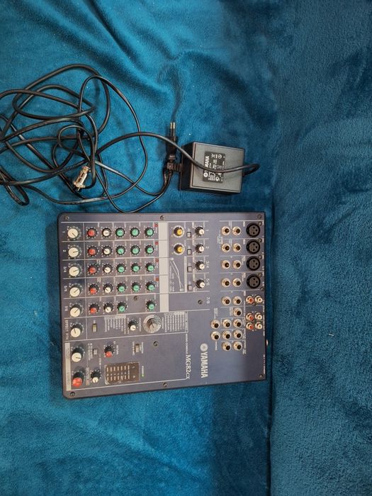 Mixer Yamaha MG82CX 8CH cu efecte SPX profesionale – stare foarte bună
