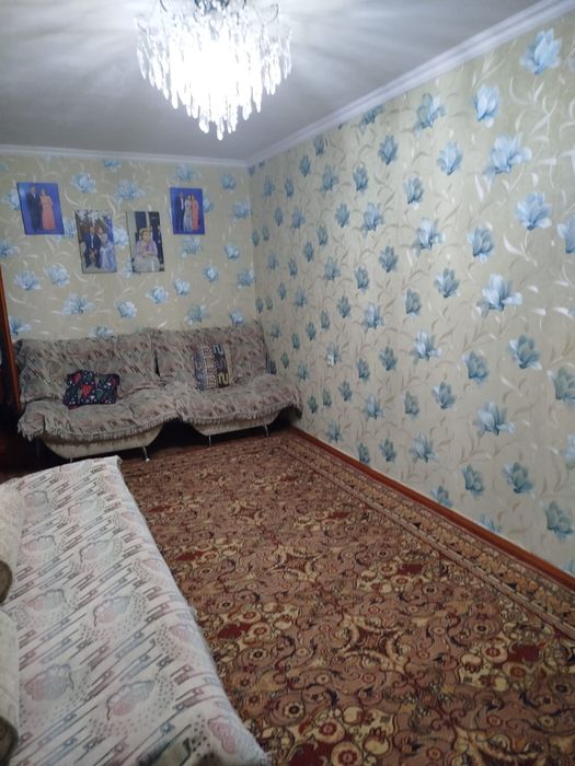 Продам уголок отдыха (диван, 2 кресла)