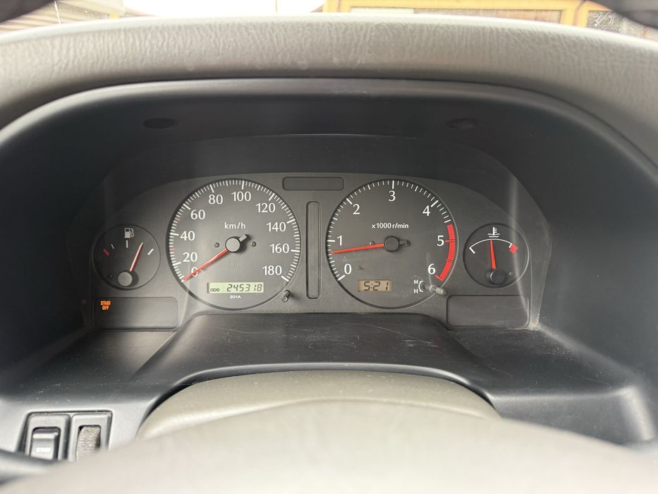 Nissan patol y61 lung autoutilitara 4 locuri