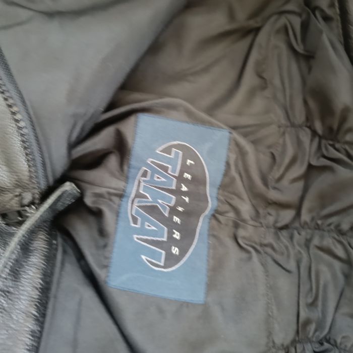 Vând pantaloni de motor din  piele