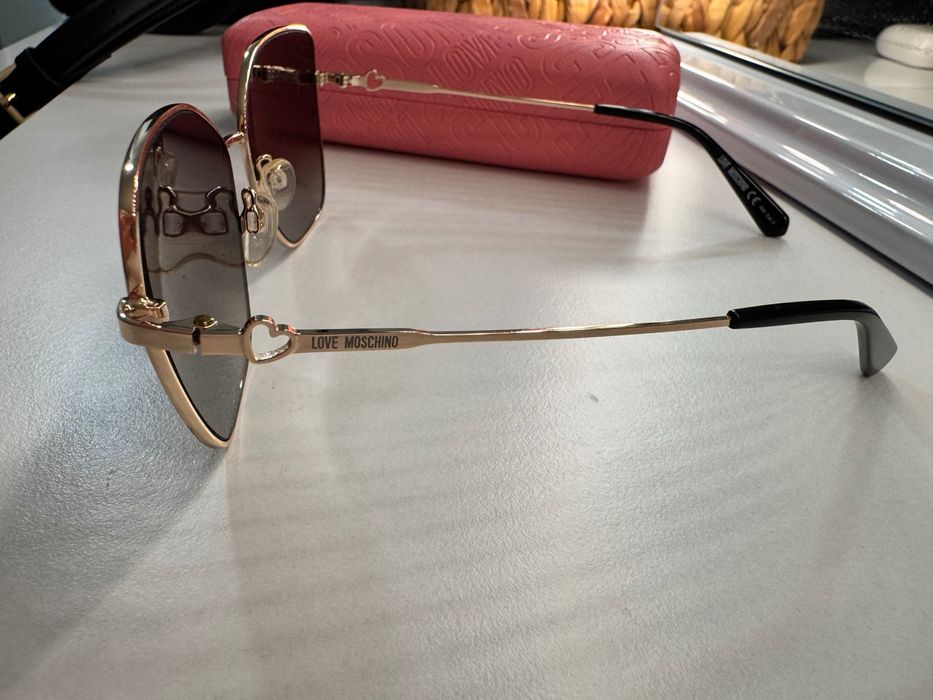 Слънчеви очила Love Moschino и Guess