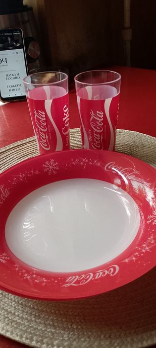 Винтажные стаканы разные.