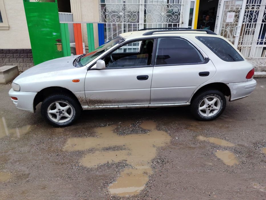 Subaru Impreza 2л мех