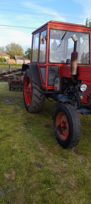 Трактор Болгар със дискова брана плуг и чизел