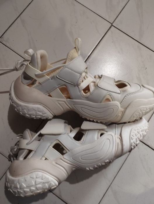 Обувки и сандали