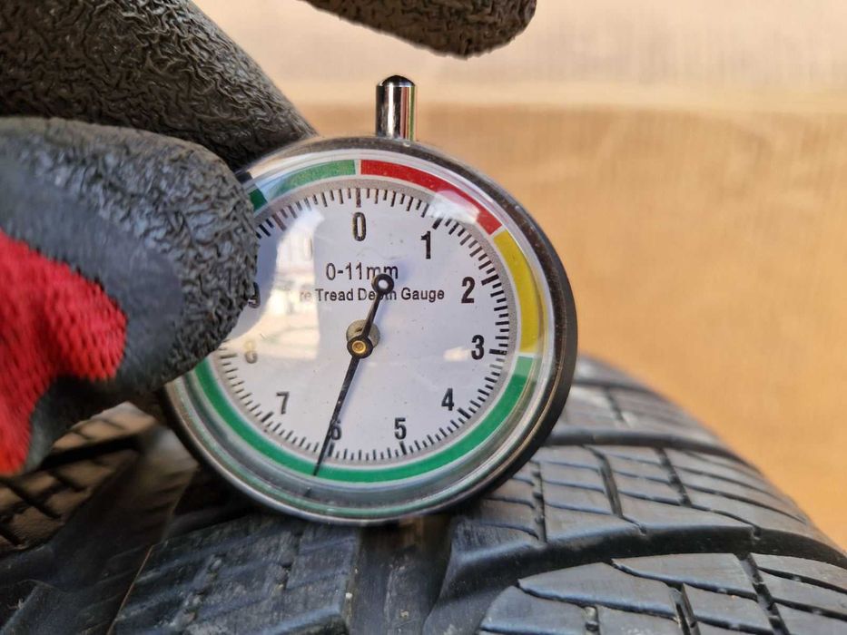 2 Pirelli R22 325/35 Зимни гуми  DOT3521