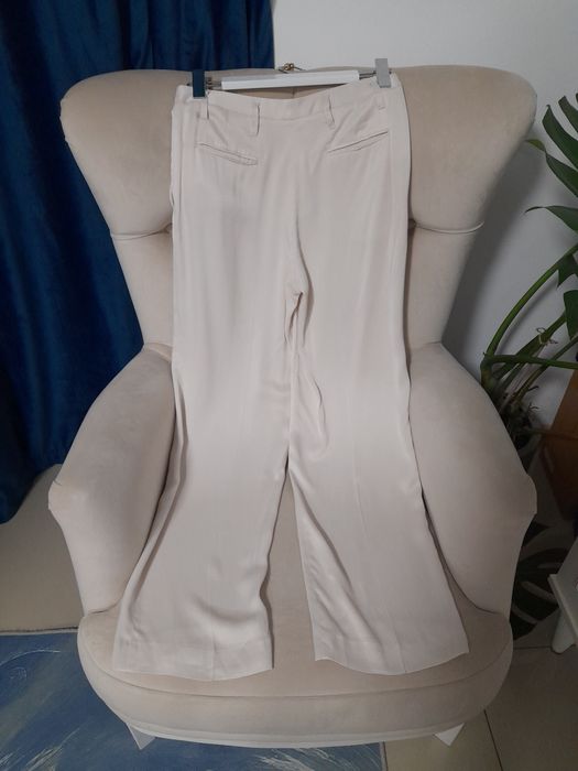 Pantaloni satinati Massimo Dutti din 100% vascoza crem marimea 34