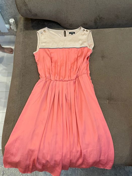 Продам Платья размер xs, s, m.