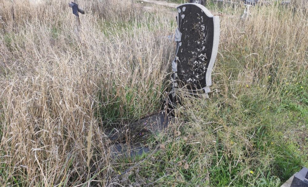 Выполним уход за могилой вместо вас.