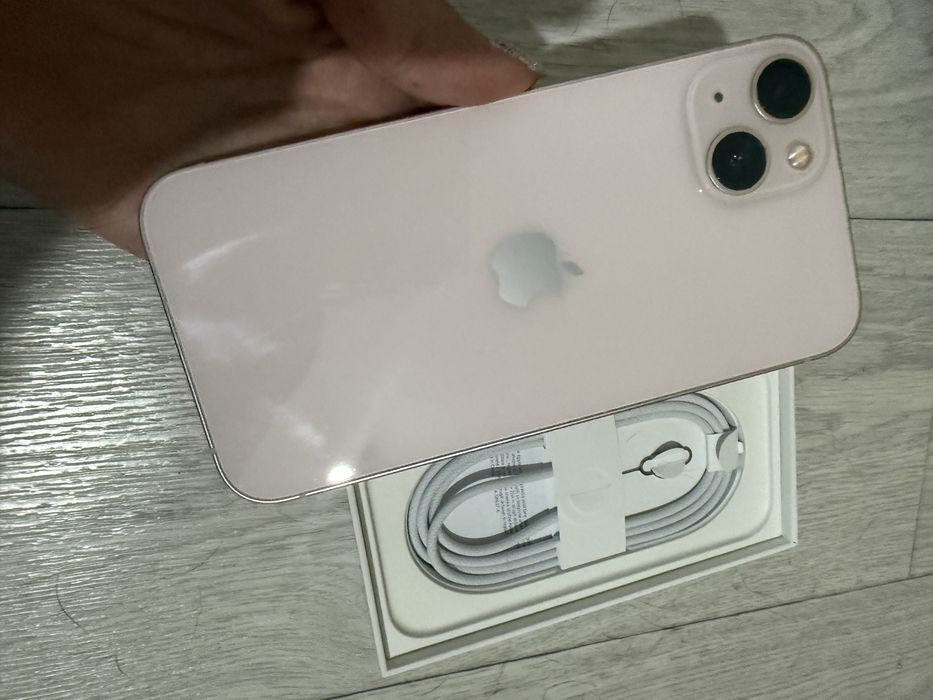 Айфон 13 розовый