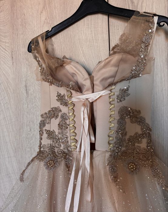 Дамска бална рокля