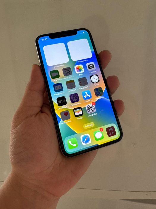 В продаже Айфон Х/256Gb.