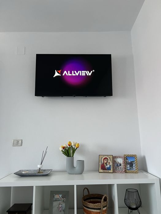 Televizor ALL VIEW  + suport perete