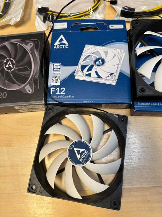 Части от копачка – riser-и, кабели, вентилатори (повечето нови)