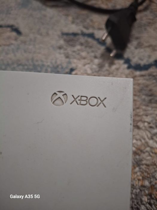 Xbox и два джостика