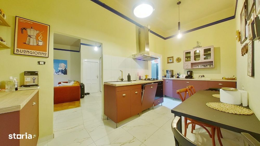 Apartament modern cu 3 camere intr-o cladire istorica, la 300 m de Pri