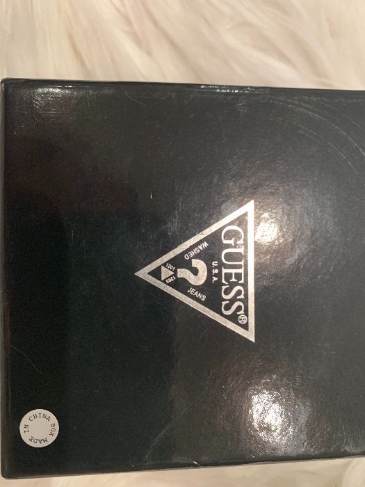 GUESS нов белезник -гривна