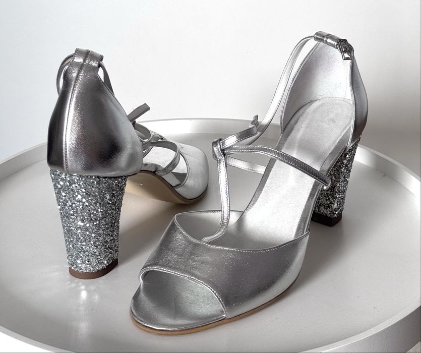 Sandale argintii, din piele, unice, facute la comanda, marime 40