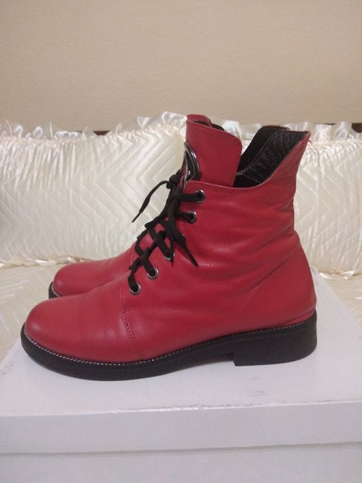 Дамски боти от естествена кожа