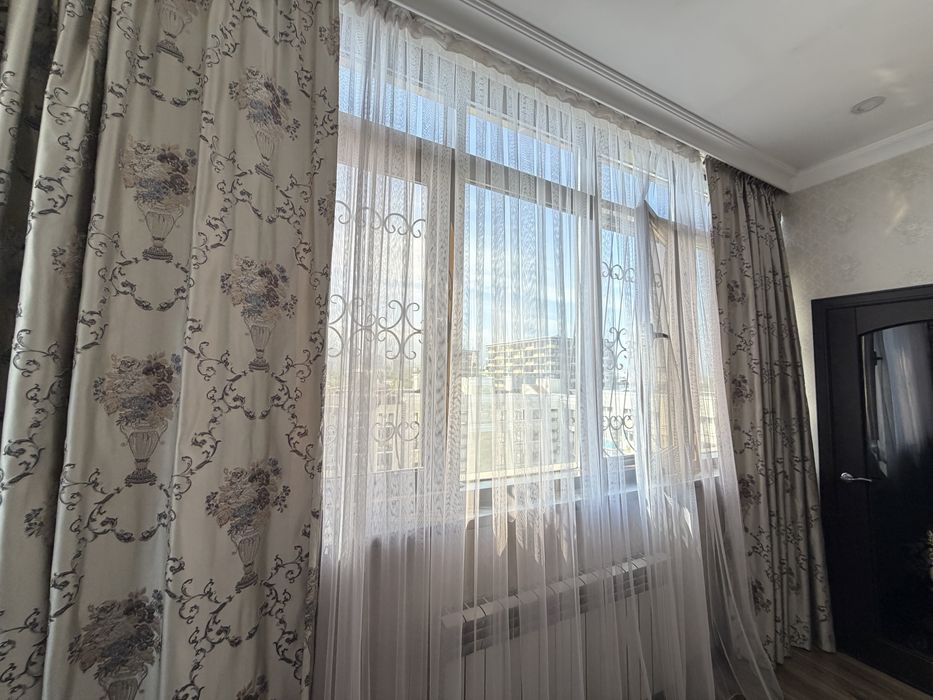 Продам копмлект штор