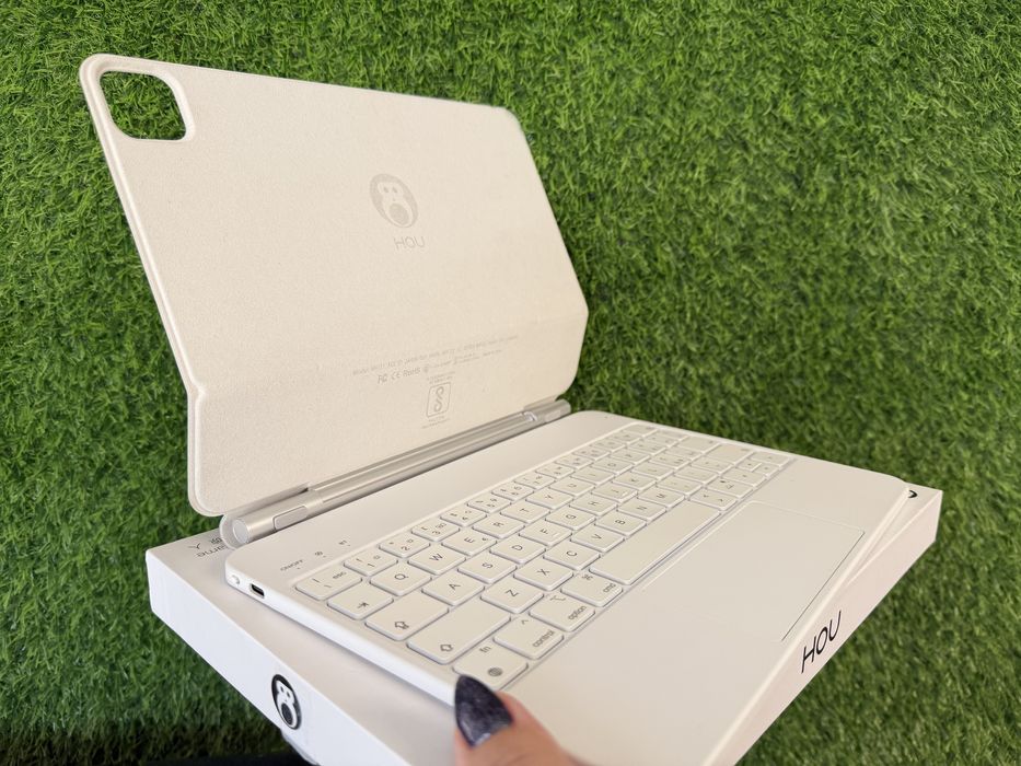 Магнитна клавиатура HOU за iPad PRO (M4)11”