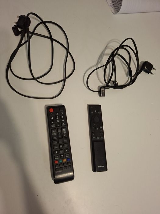 Telecomenzi Samsung originale smart tv + cabluri alimentare