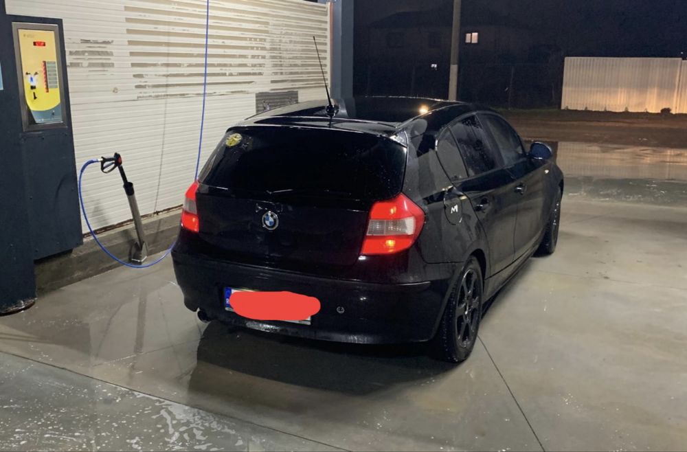 BMW SERIA 1 mai multe detali la telefon