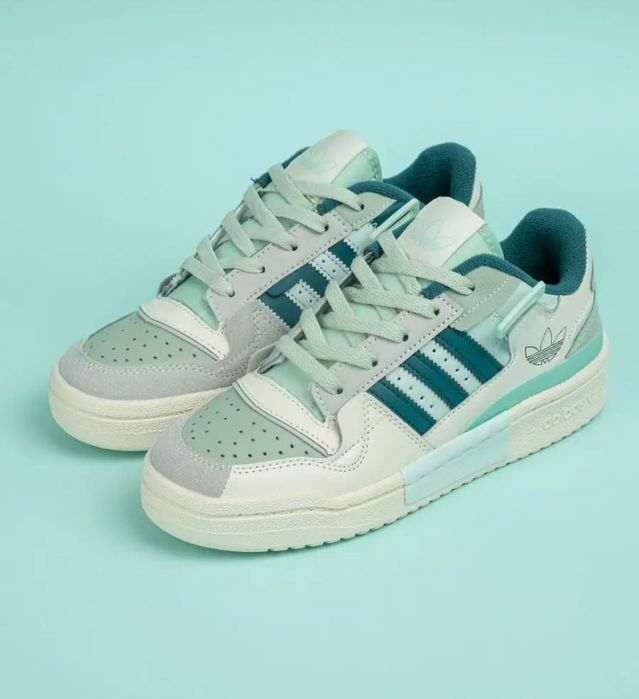 Кроссовки Адидас