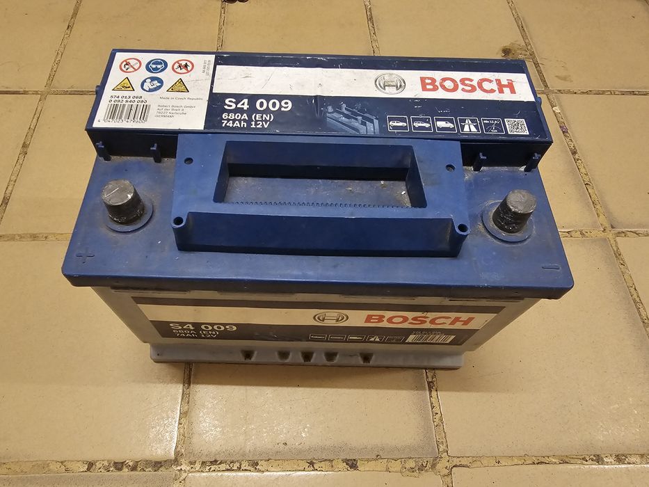 Акумулатор Bosch S4 74Ah 680A