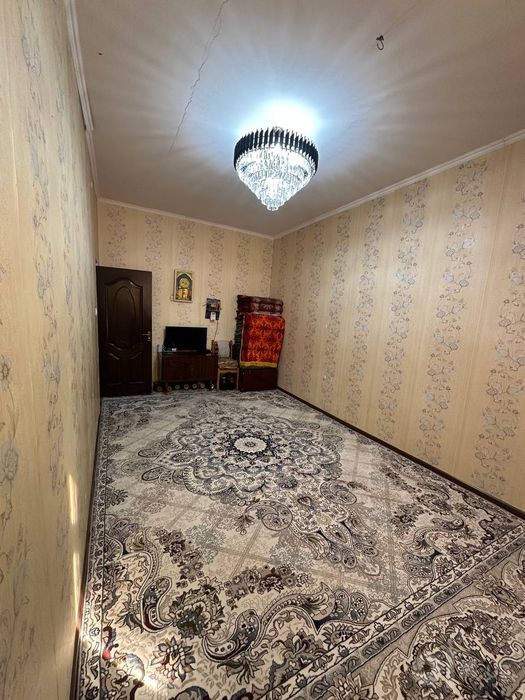 Kvartira sotiladi yangi bozor Hamrozni oldida 3xona 120 kvadrat skvazn