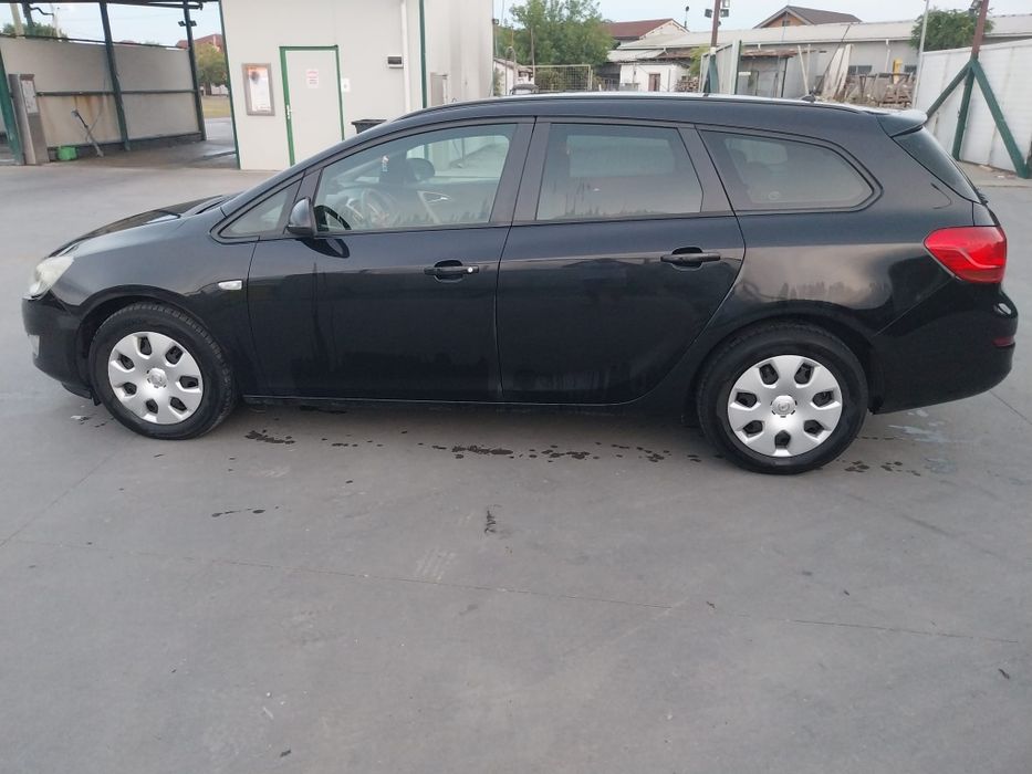 Opel Astra j 2011