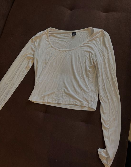 Блузи и тениска 5лева 3 те