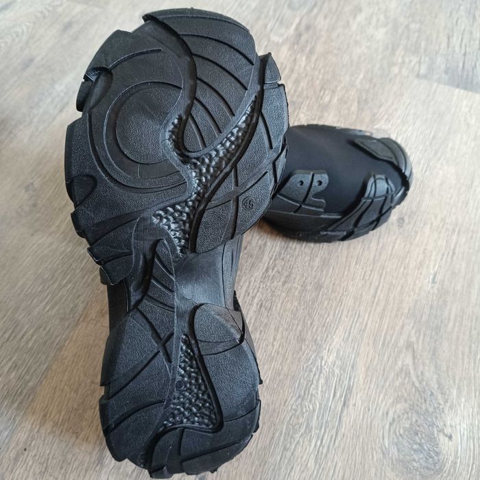 Маратонки без връзки 42-43